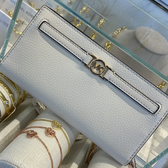 Michael Kors Reed Large Bifold Pebbled Leather Snap Wallet Card Case 
Lt Cream - Picture 2 of 16